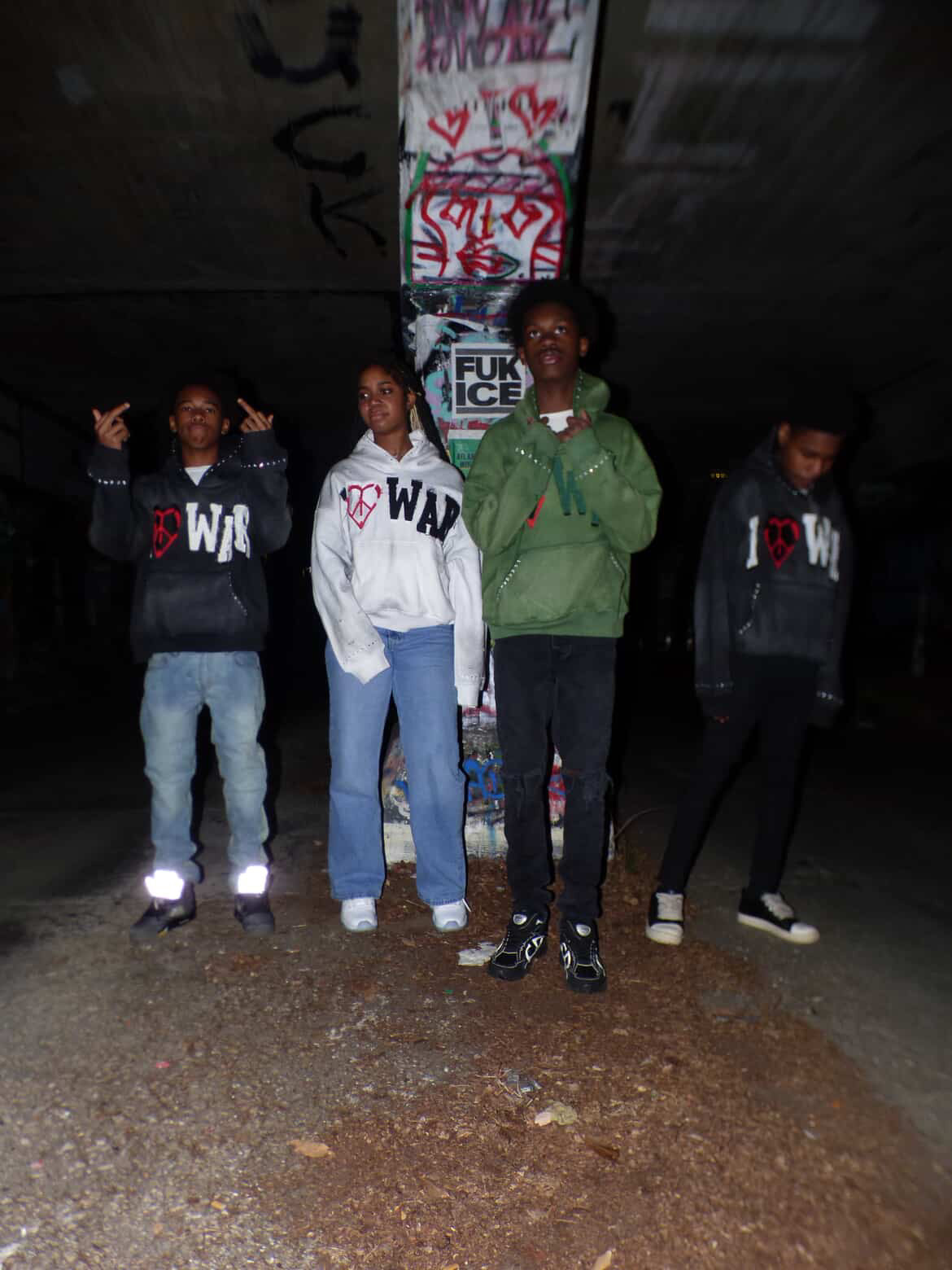 I Heart WAR  HOODIE Olive Green washed