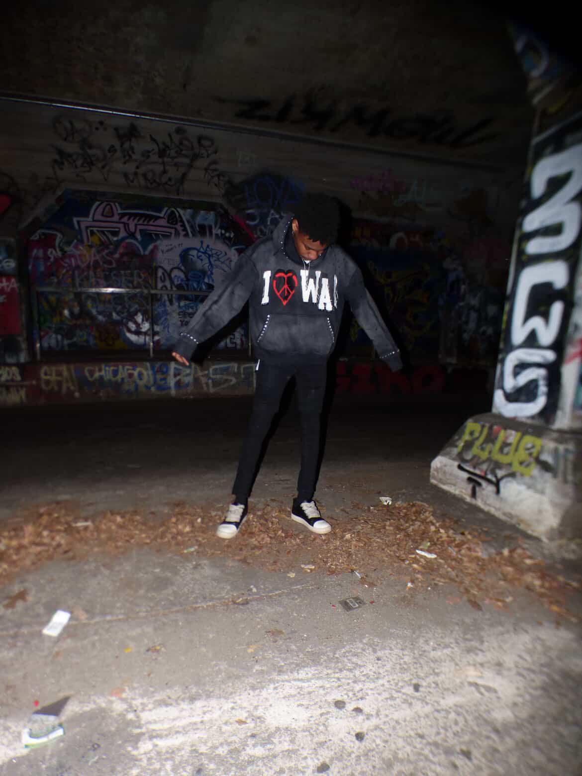 I Heart WAR  HOODIE Faded Black washed